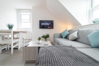 Light airy 3 bed Town Cntr flat 700m to the Beach - 4