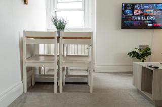 Light airy 3 bed Town Cntr flat 700m to the Beach - 3