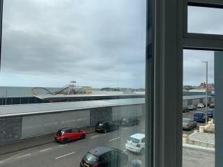 Modern apartment with sea views - Portrush - 1