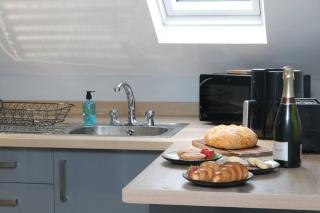 Modern en-suite room in country PubRestaurant 1 with communal kitchen - Pass the Keys - 0