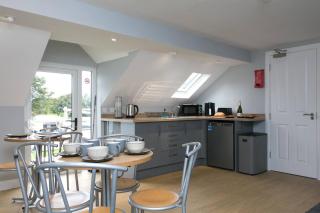 Modern en-suite room in country PubRestaurant 1 with communal kitchen - Pass the Keys - 5