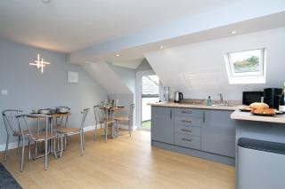 Modern en-suite room in country PubRestaurant 1 with communal kitchen - Pass the Keys - 8
