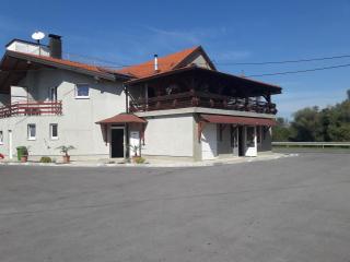 Guesthouse Kod mosta - Karlovac - 0