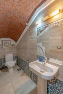 Spacious villa with private pool - 4