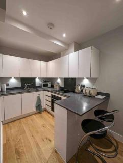 Elegant Central Brentwood Flat - Brentwood - 1