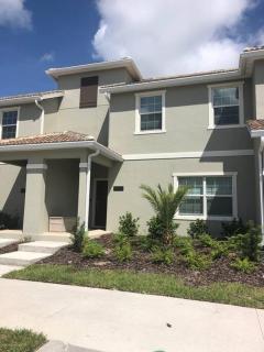 Makin Memories Gated Resort Style Community Storey Lake - Kissimmee - 1