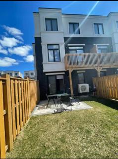 Ensuite guest room with separate entrance - Mississauga - 4