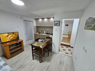 KUĆA VASILJEVIĆA 064/16 88 141 - Kraljevo - 0