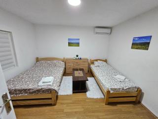 KUĆA VASILJEVIĆA 064/16 88 141 - Kraljevo - 6