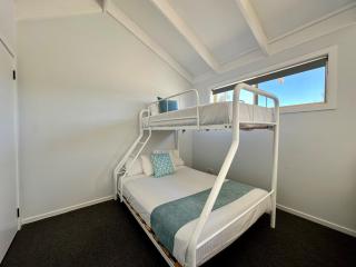 Sunrise Villas by Charlesworth - Scotts Head - 5