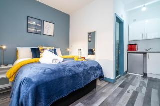 Sky Rooms One Bedroom Modern Studio Apartment 4 - Birmingham - 1