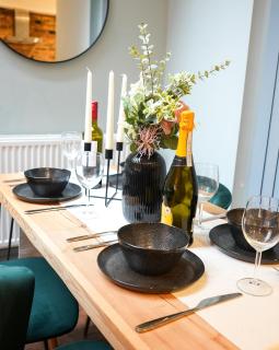 Stunning Brighton Seaside 2-Bedroom Townhouse with Patio, Sleeps 6 - Brighton & Hove - 4
