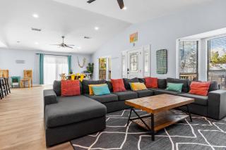 Zula Beach Vacation Home, Sleeps 16, Private Heated Pool, 4min Walk To The Beach, Pets Welcome, Fenced Yard - Destin - 6