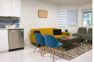 Pristine 3 Beds 2 Washroom Guest Suite - 6