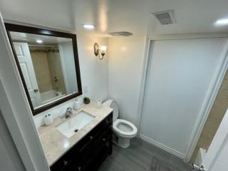 Heart of Toronto Home - 6