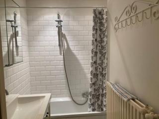 Charming Sunny 100m2 Entire Apartment with 2 bedrooms - Brasschaat - 8