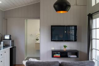 Loft Ninety Three - Stylish & Central - Orange - 6