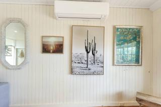 Dare Street Family Getaway- Walk to beach + shops - 8