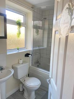 Kisobi Home Bedroom 2 - Hull - 5