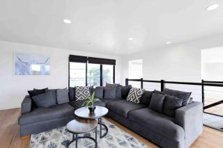 Ocean Escape- 5 Bedroom, 3 bath- Sleeps 11 - Ocean Grove - 5