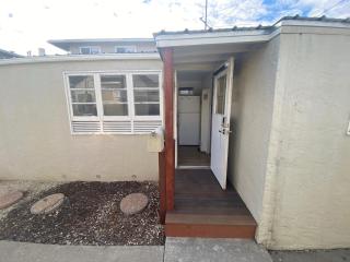 Midtown Charm: 1BR Urban Pad - 7