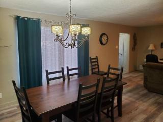 9 beds 3ba close to Downtown SLC, Gigabit Wi-Fi - Salt Lake City - 1