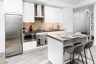 Stylish Suite at 300 Front Street W - 8