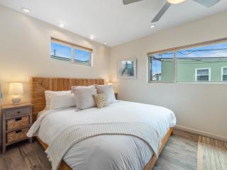 Ocean View Beach Haven! Steps2Beach & Pet Friendly - San Diego - 9