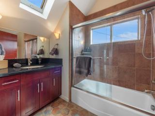 Ocean View Beach Haven! Steps2Beach & Pet Friendly - San Diego - 1