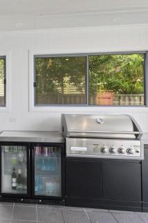 Coastal Palms Escape - Your Ideal Family Getaway - 1