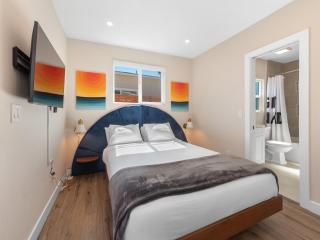 Beach Bungalow Perfection - Private Patios, BBQ walk2beach & Pet Friendly! - San Diego - 3