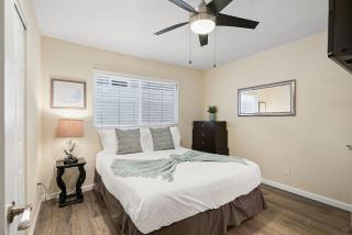 Stunning Beach Delight with Hot Tub, Fire Pit, Parking & Walk to Beach! - San Diego - 8