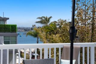 Bay View Paradise - Rooftop Deck, Off-Street Parking, King Suite, WasherDryer & Bay Views! - San Diego - 7