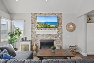 Stunning Beach Home with Fireplace, Fast WiFi, Grill & Outdoor Seating! - San Diego - 6