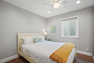 Stunning Beach Home with Fireplace, Fast WiFi, Grill & Outdoor Seating! - San Diego - 1