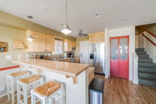 Bayfront Paradise- Bay Views & Boardwalk Patio - 3