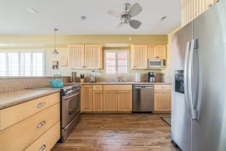 Bayfront Paradise- Bay Views & Boardwalk Patio - 1