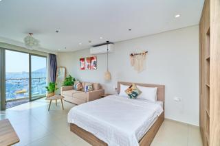 The Sóng Infinity Pool Seaside Apartment - 5