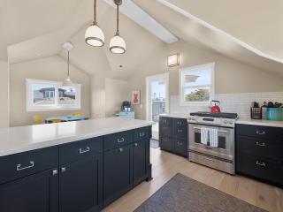 Kennebeck Views - Ocean View, Roof Patio, Steps to Beach & Boardwalk - San Diego - 8