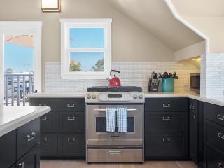 Kennebeck Views - Ocean View, Roof Patio, Steps to Beach & Boardwalk - San Diego - 5