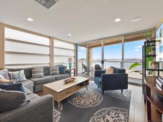 Stunning Bayfront condo with gorgeous views, garage, massive roof deck & AC - dogs welcome! - San Diego - 7