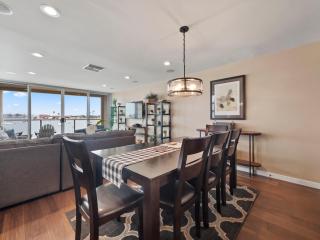 Stunning Bayfront condo with gorgeous views, garage, massive roof deck & AC - dogs welcome! - San Diego - 4