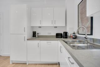 Spacious 2 bedroom apartment with balcony - 5