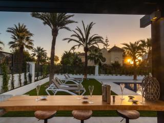Villa in Las Chapas Playa with private heated pool - Marbella - 7