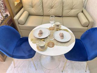 Deluxe Suites Razelles 2 at Shore 2 Residences - Manila - 4