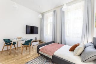 Bright aparment close to Wenceslas square with parking - Prague - 4