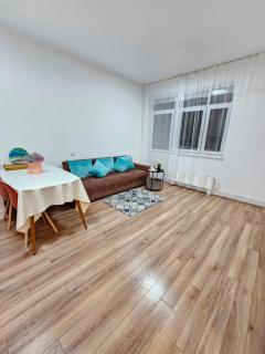 15 ЖК BRAUN свежая уютная квартира напротив ТРЦ Mega Alma-Ata по Розыбакиева - 1