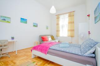 Kelvin's V District 2BR Urban Haven by NW - Budapeste - 1