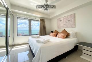 "PADSTOW" Top Location & Views at PenthousePads - Darwin - 8