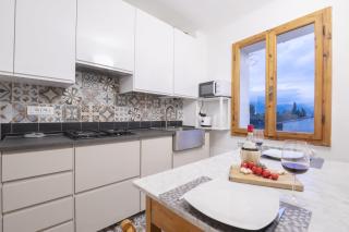 Panorama Apartment Pisa City Center with Stunning Tower View - 1